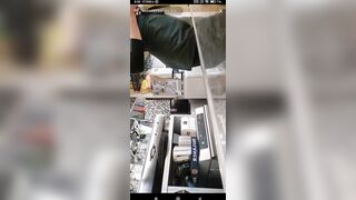 Il culo perfetto della mia barista ! Chi lo sborra ?