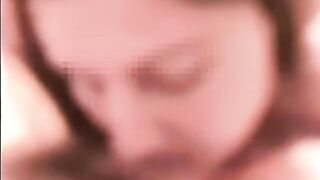 Mia moglie me lo sega e poi mi pompa da troia