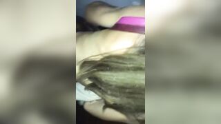 Il cornuto offre la mogliettina al suo migliore amico