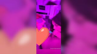 Succhia il cazzo e fa cornuto il fidaznato al telefono