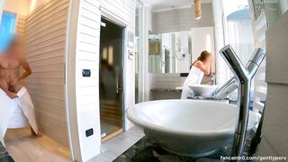 Sesso in pubblico alla SPA