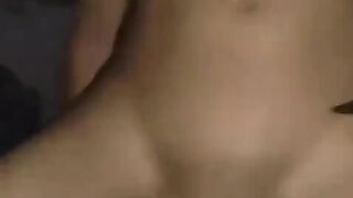 Cavalca impazzita sul cazzo dell'amante