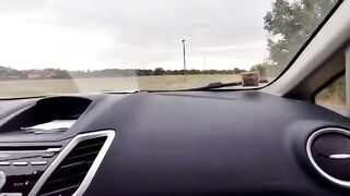 Beccati a trombare dal contadino guardone