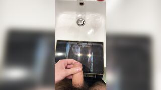 Anteprima del video: Spasmi +orgasmo + sborra per una bella ragazza marchigiana