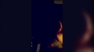 Bella tetona italiana succhia e beve crema