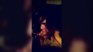 Bella tetona italiana succhia e beve crema