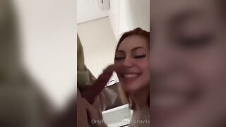 GUARDA QUANTO LE PIACE LA MINCHIA