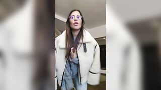 Anteprima del video: La sua specialità è fare i pompini ! Cosa ne dite ?