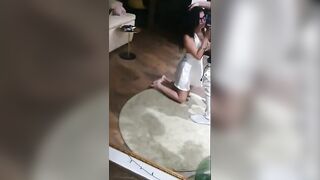 La sua specialità è fare i pompini ! Cosa ne dite ?