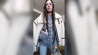 La sua specialità è fare i pompini ! Cosa ne dite ?