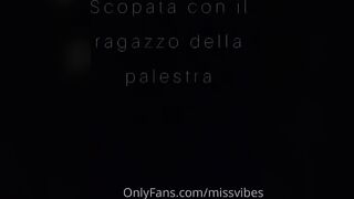 Trombata in palestra dall'istruttore di pilates