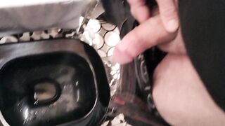 Questa sera inculo e piscio in bocca a tua moglie