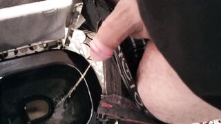 Questa sera inculo e piscio in bocca a tua moglie