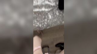 Paolina si fa una galoppata sul suo amico di Telegram