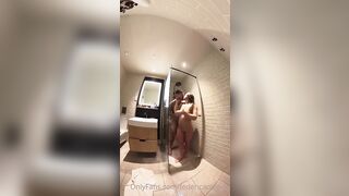 Anteprima del video: La puttana di Milano si fa scopare brutalmente in doccia