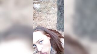 Puttana mantovana succhia cazzo di lui in pubblico