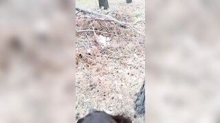 Puttana mantovana succhia cazzo di lui in pubblico