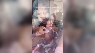 Negre transessuali si scambiano succhiate di cazzo e leccate di sborra