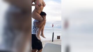 Amica troia mostra le tette grosse