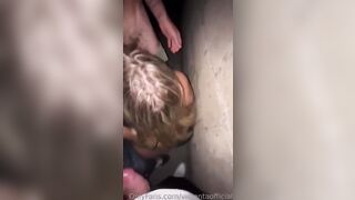 POMPINARA NAPOLETANA SE LA SPASSA CON 3 CAZZI