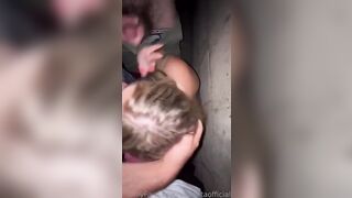 POMPINARA NAPOLETANA SE LA SPASSA CON 3 CAZZI