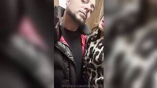 Anteprima del video: Con la puttana del night club l'altra sera