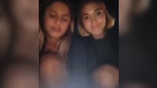 Amiche zoccola esibizioniste masturbazione ai giardini