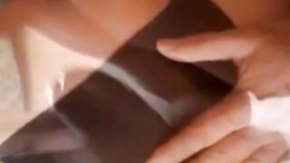 Le piace quando la prendo all'improvviso senza togliere gli slip...