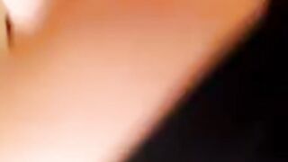 Le piace quando la prendo all'improvviso senza togliere gli slip...