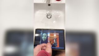 Doppia sborra su asian e black due gnocche