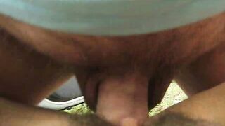 La signora a gambe aperte