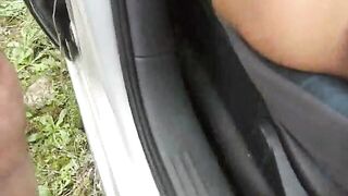 La signora a gambe aperte