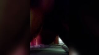 DAI MUOVITI CHE NO NSEI ALTRO CHE UNA TROIA