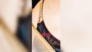 Sonia Grey si masturba