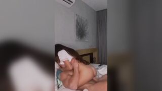 Bella ragazza napoletana scopa un grosso cazzo