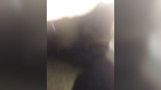 Mia moglie in macchina con guardone