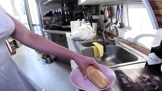 Anteprima del video: Zoccola scopata ed inculata in cucina lui poi le fa ingoiare sborra