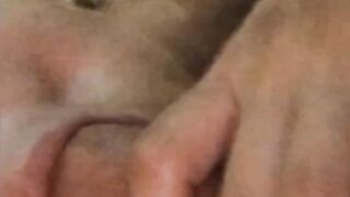 Anteprima del video: Spompino un po' mio marito