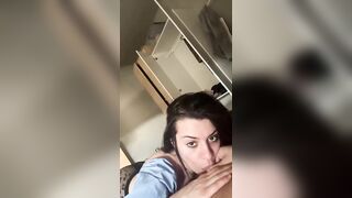 Ma che CAZZZO ! Io ti faccio una pompa e manco sai fare i lvideo !