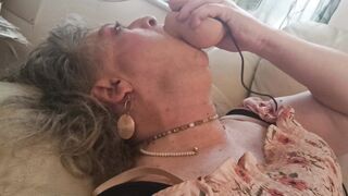 Susanna gola profonda grosso ed enorme uccello