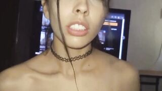 Fidanzata zoccola lo succhia e bene il seme di lui