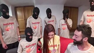 9 cazzi per una troia italiana