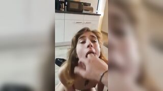 Anteprima del video: Sentite come incita la sua puttana cicuccia cazzi