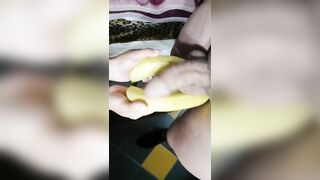 Ci divertiamo con la badante di mia madre novantenne