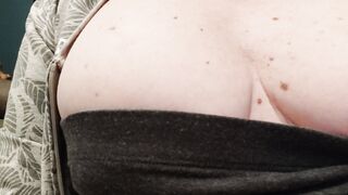 MI È USCITA LA TETTA