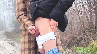 Sega invernale abbastanza breve all'aperto con un po' di sborra