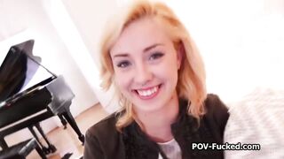 Smoking hot blonde is ready to do porn