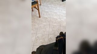 Cazzo tozzo e stortissimo per sta mignotta