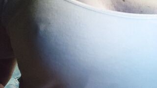 QUANDO FA CALDO ESCO SENZA REGGISENO