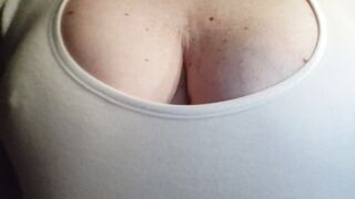 QUANDO FA CALDO ESCO SENZA REGGISENO